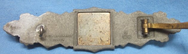 German WWII Bronze Close Combat Clasp, FLL Mfg. — image 4