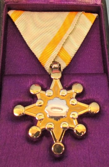  Japanese WWII Order of the Sacred Treasure 7th Class Cased — image 3