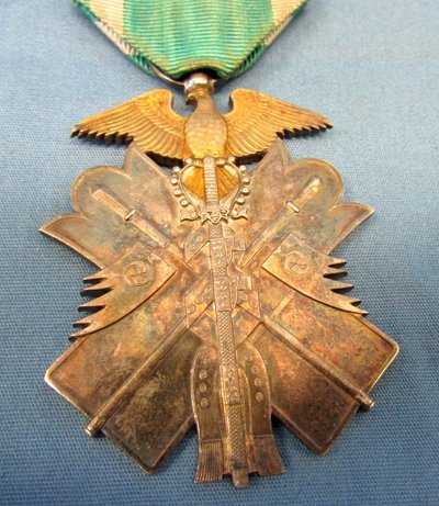  Japanese WWII Order of the Golden Kite 7th Class — image 3