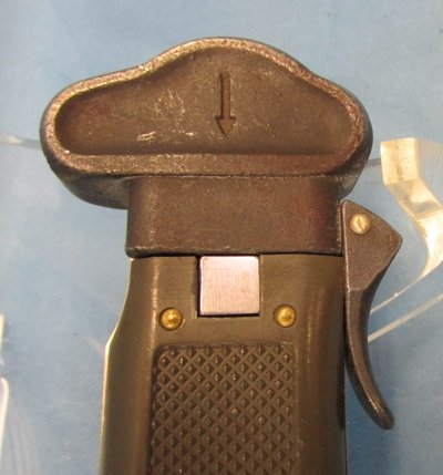  German Cold War Era Bundeswehr Gravity Knife, Take Down Type — image 4