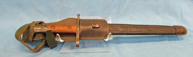  Italian WWII Type 91 Carcano Bayonet & Frog — image 2
