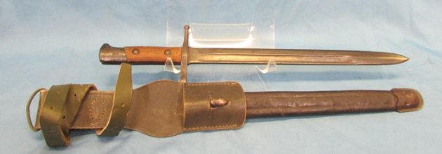  Italian WWII Type 91 Carcano Bayonet & Frog — image 4