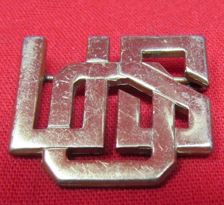 US WWII USO Sterling Silver Pin — image 2