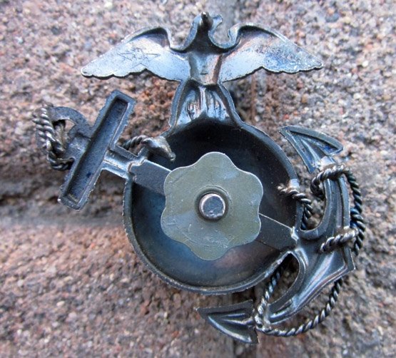 US WWII USMC Officer Service Hat Emblem, Hillborn-Hamburger, Sterling — image 3