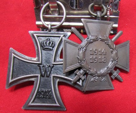 German WWI Two Place Medal Bar, Iron Cross & Hindenburg Cross — image 3