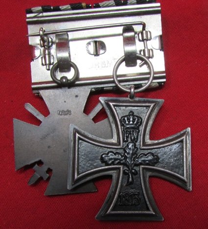 German WWI Two Place Medal Bar, Iron Cross & Hindenburg Cross — image 4