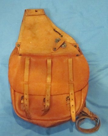 US WWI-WWII, M1904 Leather Saddlebags, Canvas Liners & Two White Canvas Ration Bags, Excellent Condition — image 2