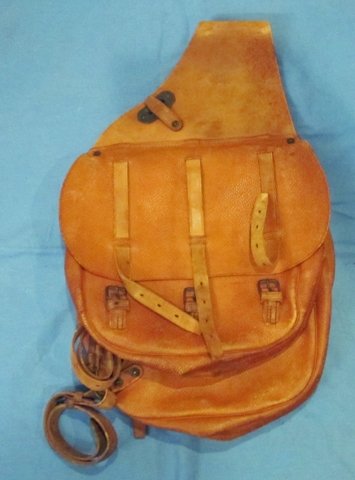 US WWI-WWII, M1904 Leather Saddlebags, Canvas Liners & Two White Canvas Ration Bags, Excellent Condition — image 3