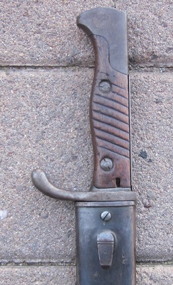German WWI S98/05 Butcher Bayonet, Mauser Mfg, Filled In Pommel, 1917 — image 2
