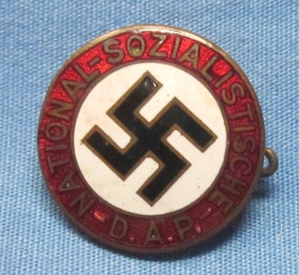 German WWII Prinzen Size NSDAP Membership Badge, 17mm — image 2