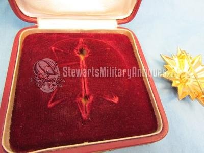  Hungarian People's Republic, Cold War Era, Order of the Flag 3rd Class, Cased — image 4