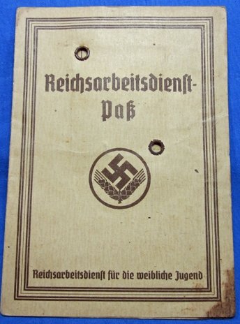 German WWII Female Reichsarbeitsdienstpass, Born 1922 — image 4