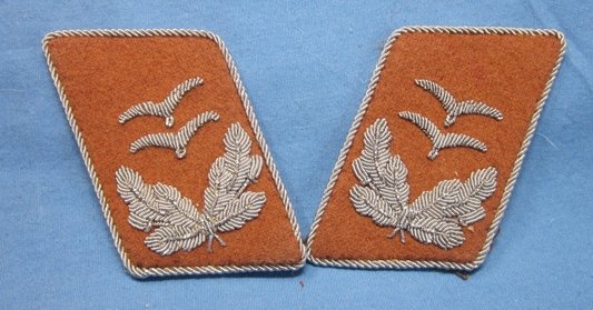 German WWII Luftwaffe Signal Officer Collar Tabs, Pair — image 2