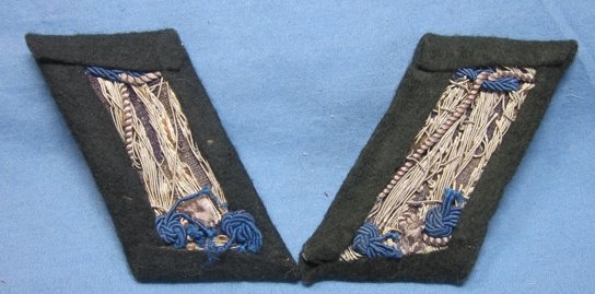 German WWII Heer Medical Officer Collar Tabs, Pair — image 3