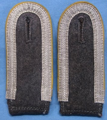 German WWII Luftwaffe Unteroffizier Shoulder Straps, Flight, Para — image 2