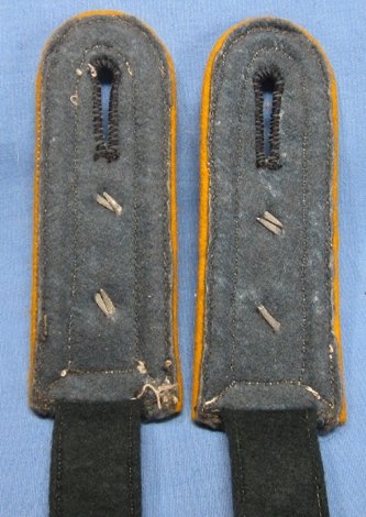 German WWII Heer Cavalry Oberwachtmeister Shoulder Straps, Pair — image 4