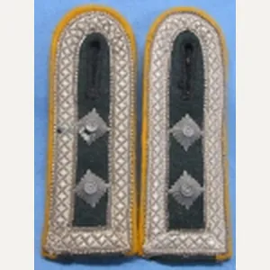 German WWII Heer Cavalry Oberwachtmeister Shoulder Straps, Pair