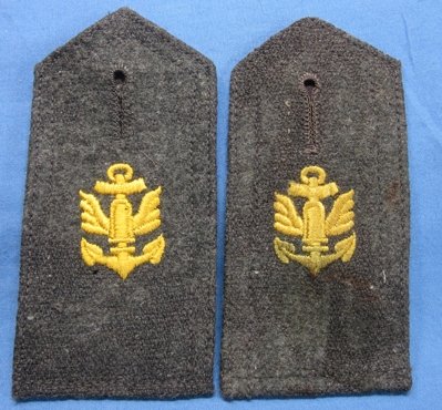 German WWII Kriegsmarine Coastal Artillery Enlisted Shoulder Straps — image 2