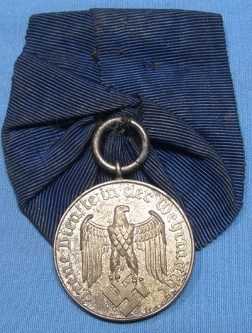 German WWII Heer 4 Year Long Service Medal, Parade Mount Ribbon — image 2