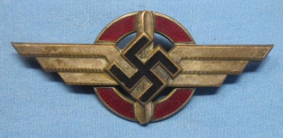 German WWII High Quality DLV Cap Badge, Berg & Nolte — image 2