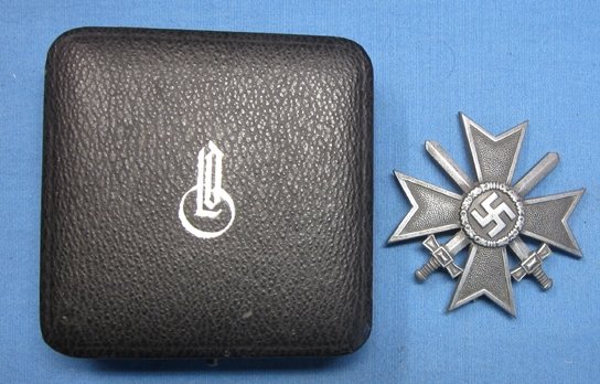 German WWII War Service Cross 1st Class, Cased, Steinhauer 4 — image 2