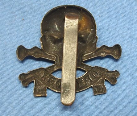 British WWI 17th Lancers Cap Badge — image 3