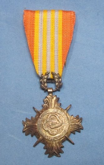 Vietnam War, South Vietnamese Armed Forces Medal 2nd Class — image 2