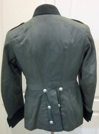 German WWII Heer Administrative Officer Waffenrock, Hauptmann Grade, Black Secondary Color. *MEDALS NOT INCLUDED* — image 3