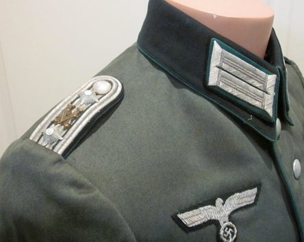 German WWII Heer Administrative Officer Waffenrock, Hauptmann Grade, Black Secondary Color. *MEDALS NOT INCLUDED* — image 4