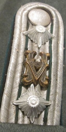 German WWII Heer Administrative Officer Waffenrock, Hauptmann Grade, Black Secondary Color. *MEDALS NOT INCLUDED* — image 5