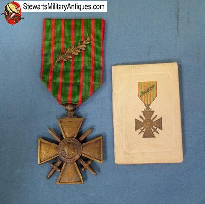  French WWI Croix de Guerre 1914-1918 & Calendar — image 2