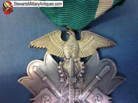 Japanese WWII 7th Class Order of the Golden Kite, Cased   — image 4