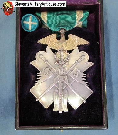  Japanese WWII 7th Class Order of the Golden Kite, Cased   — image 5