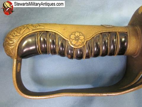  Japanese WWII Type 19 Cavalry Officers Sword, Family Mon — image 4