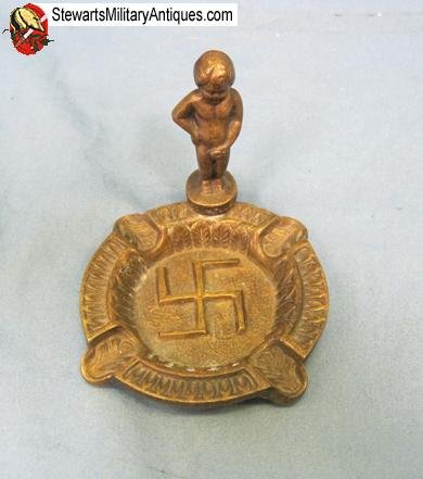  Belgian WWII Souvenir Ashtray, Le Manneken Pis   — image 2