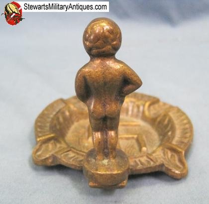 Belgian WWII Souvenir Ashtray, Le Manneken Pis   — image 3