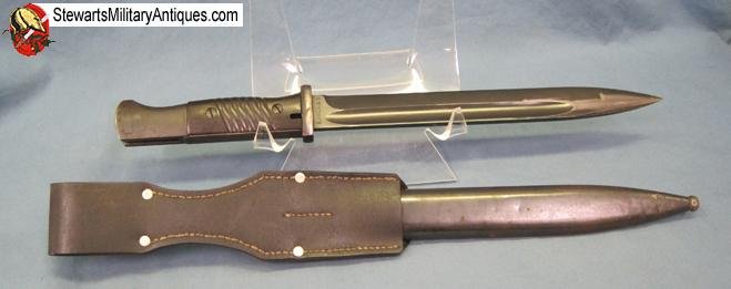  German WWII S84/98 Bayonet & Frog, Matching, E. Pack 1940 — image 2