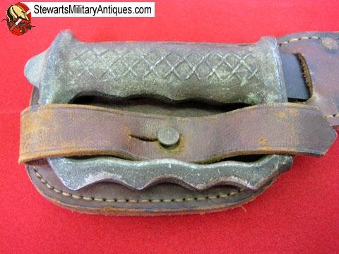 New Zealand WWII Fighting Knife & Scabbard — image 3