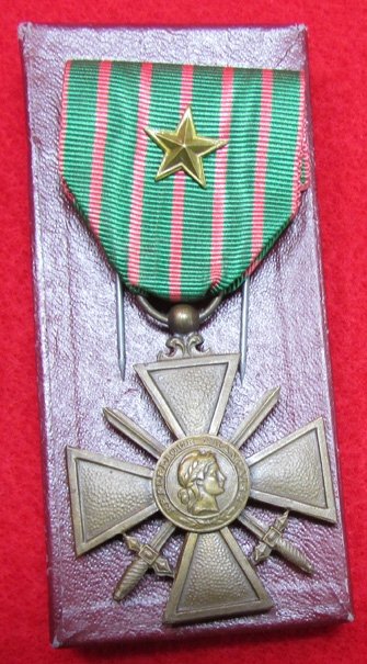 French WWI, Croix de Guerre, 1914-1918 Reverse, Original Box — image 3