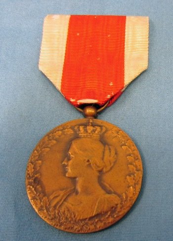 Belgian WWI National Relief Medal, 4th Class, Bronze — image 2