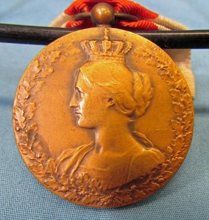 Belgian WWI National Relief Medal, 4th Class, Bronze — image 3