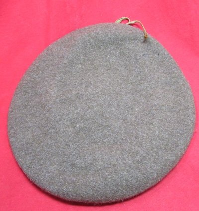 Canadian Army WWII Khaki Wool Beret, 1945 — image 3