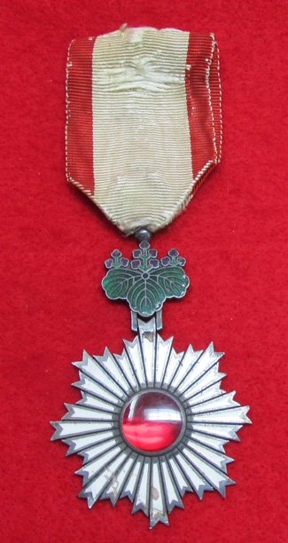 Japanese WWII Order of the Rising Sun 6th Class — image 2