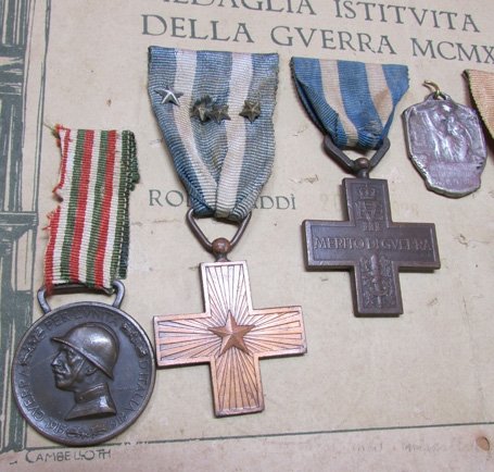 Italian WWI Framed Document & 7 Medal Grouping — image 4