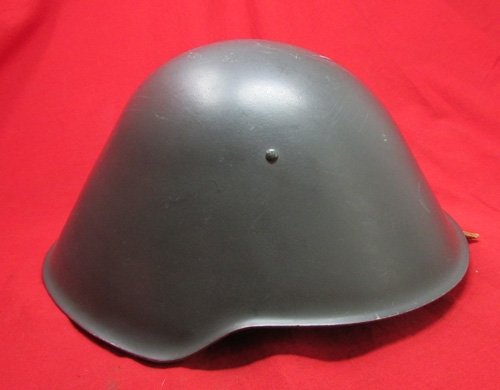 East German, Cold War Era M56 Steel Helmet, Complete — image 2