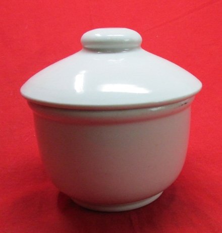  US WWII U.S. Q.M.C. Messhall Condiment Jar, 1940 Dated — image 2