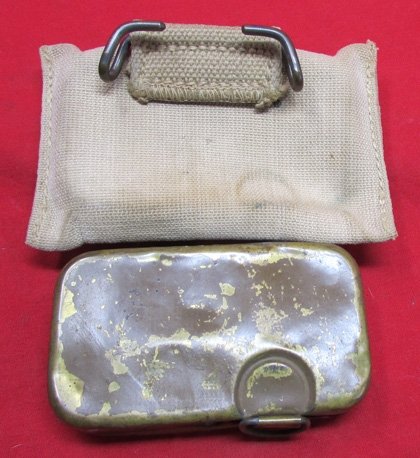  US WWI Double Snap Bandage Pouch, L.C.C. & Co. 1918 With 1916 Bauer & Black Bandage — image 6
