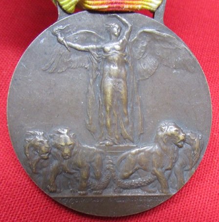  Italian WWI Victory Medal & Ribbon — image 3