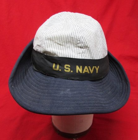  US WWII WAVES Enlisted Woman's Brimmed Hat, Navy Blue With a Seersucker Crown — image 2