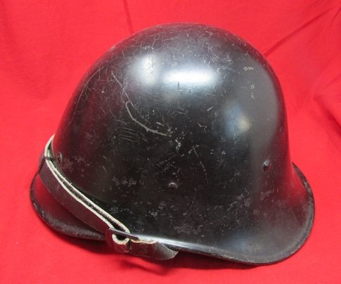  Dutch WWII M1934 Steel Helmet & Liner — image 2
